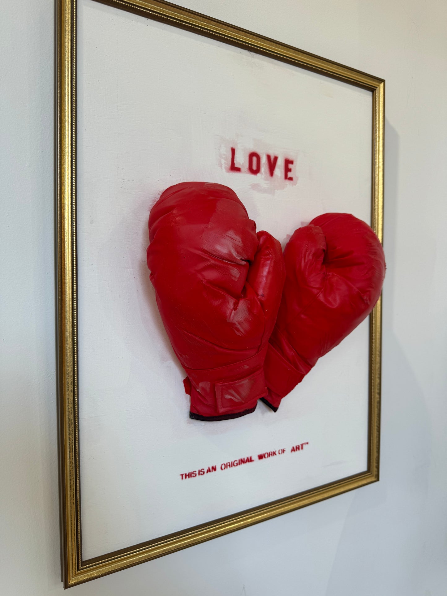 LOVE (BOXING GLOVES)